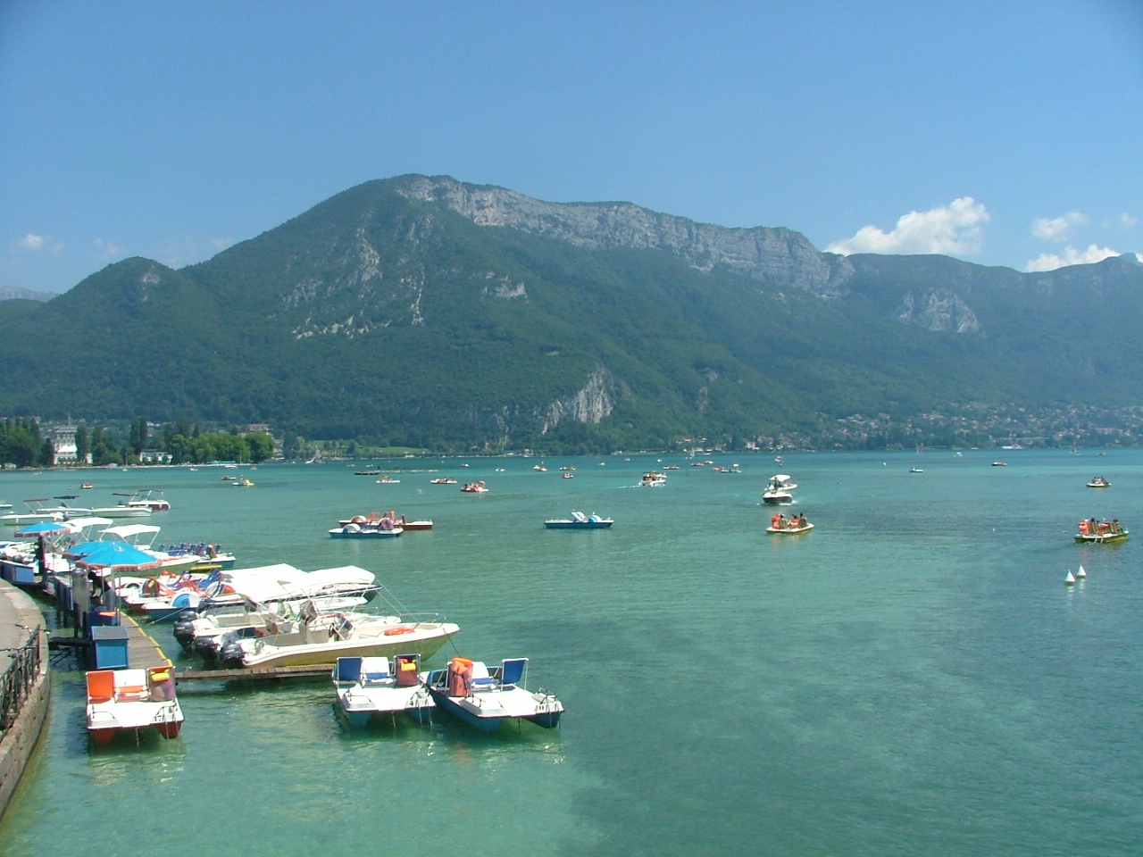 Lac Annecy - Crédit photos : Dingy (CC BY-SA 3.0)